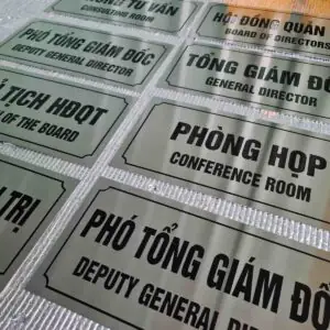 bien phong ban3 Bảng tên văn phòng In ấn Đăk Lăk - In nhanh Buôn Ma Thuột