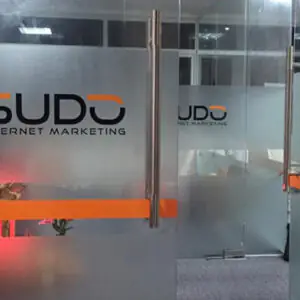decal dan kinh trong suot co do bam dinh cao soc printing Decal dán kính In ấn Đăk Lăk - In nhanh Buôn Ma Thuột